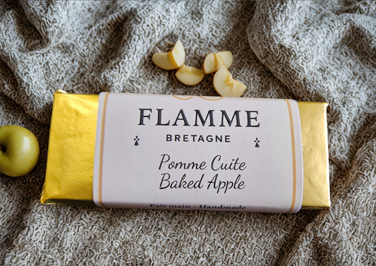 Baked Apple / Pomme Cuite – Wax Snap Bar — gourmand candle; gourmand candle, candy cane, vanilla, caramel, sweet candle, bougie gourmande, canne de bonbon, vanille