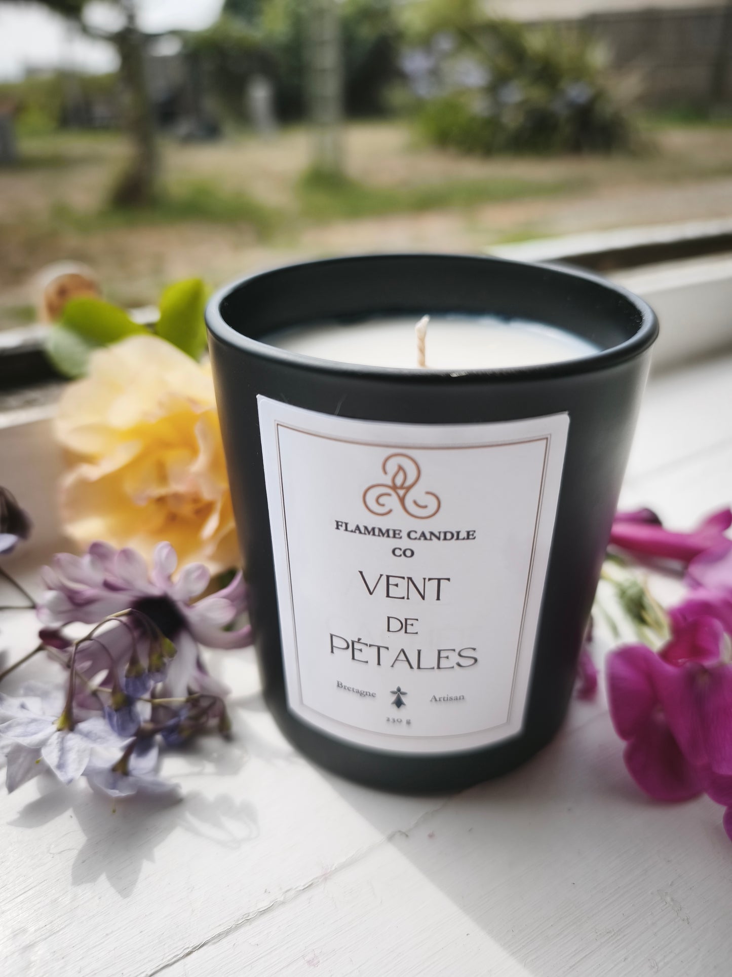 Vent de Pétales – Apple & Apple Blossom Coconut Soy Candle, Handmade in Brittany