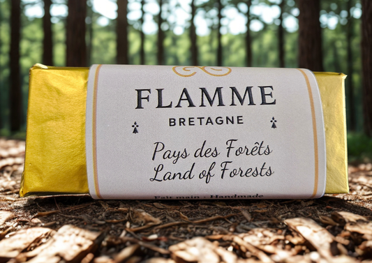 Land of Forests / Pays des Forêts – Wax Snap Bar — nature/men candle; forest candle, smoky wood, amber, masculine scent, bougie boisée, ambre, parfum masculin
