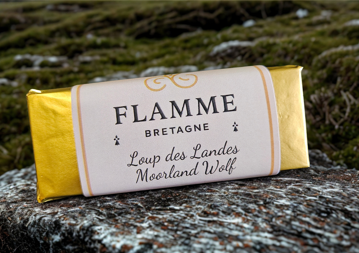 Moorland Wolf / Loup des Landes – Wax Snap Bar — nature/men candle; forest candle, smoky wood, amber, masculine scent, bougie boisée, ambre, parfum masculin