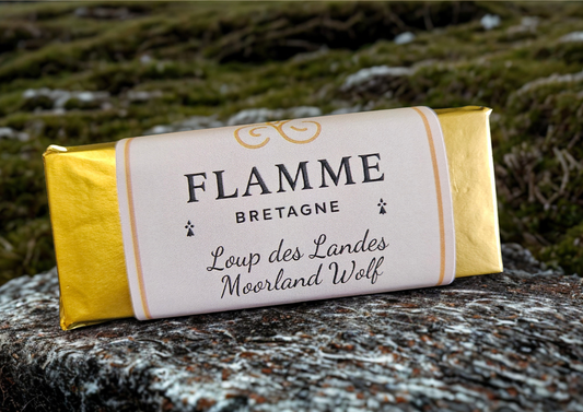 Moorland Wolf / Loup des Landes – Wax Snap Bar — nature/men candle; forest candle, smoky wood, amber, masculine scent, bougie boisée, ambre, parfum masculin