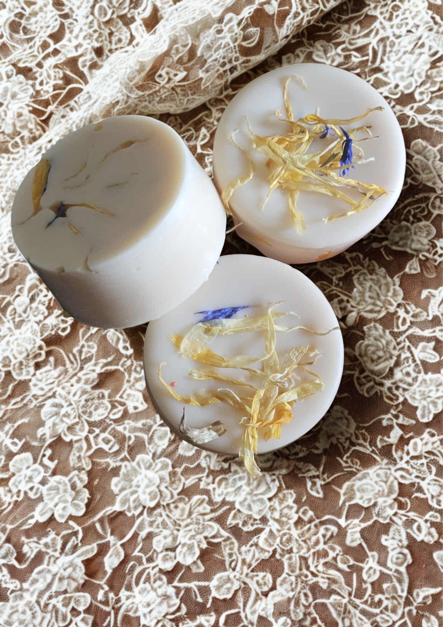 Lace Headdress / Coiffe en Dentelle – Single Round Wax Melt Flamme