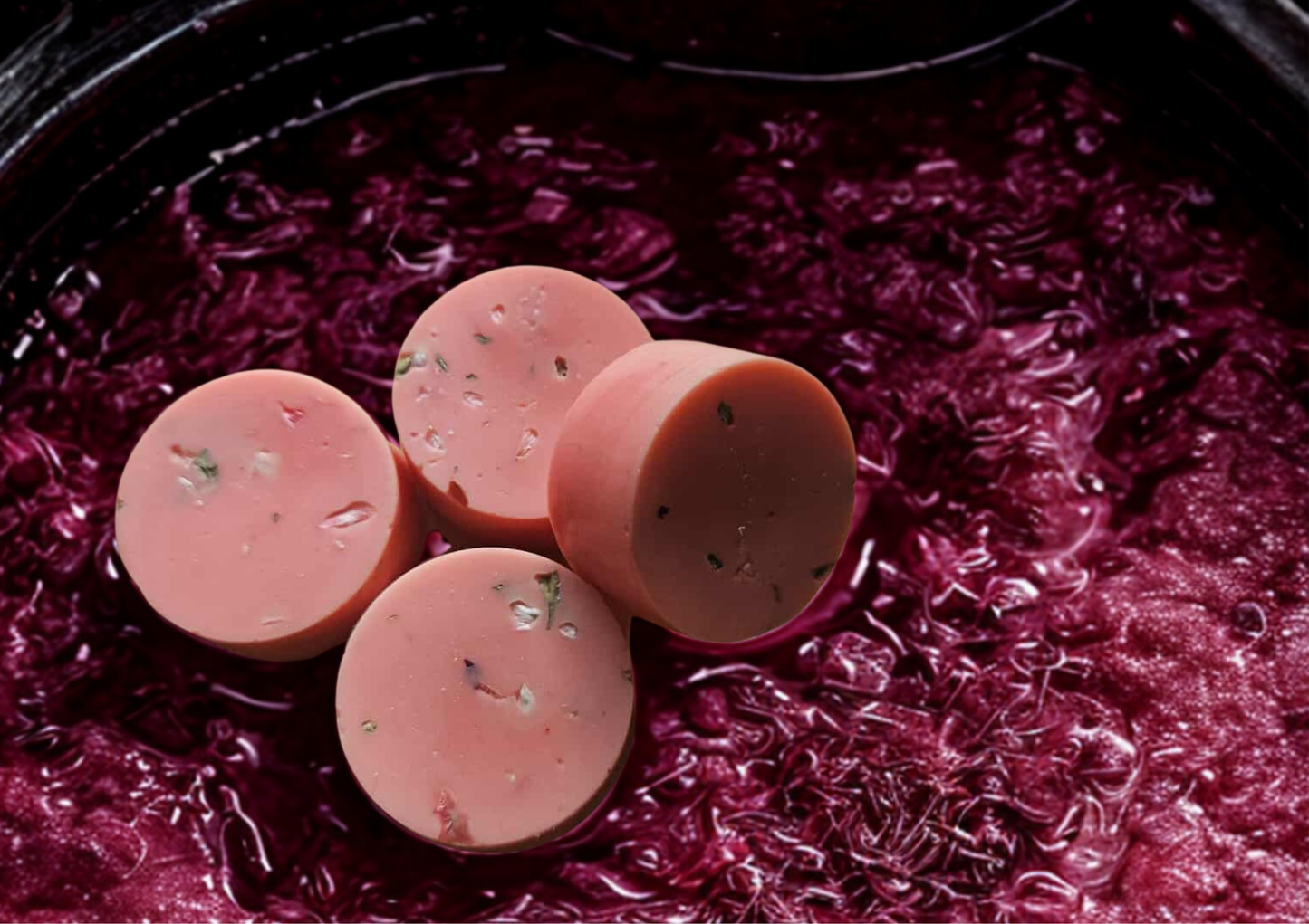 Spiced Cauldron / Chaudron Epicé – Single Round Wax Melt — holiday candle; holiday candle, christmas scent, candy cane, pine, bougie de Noël, parfum hivernal