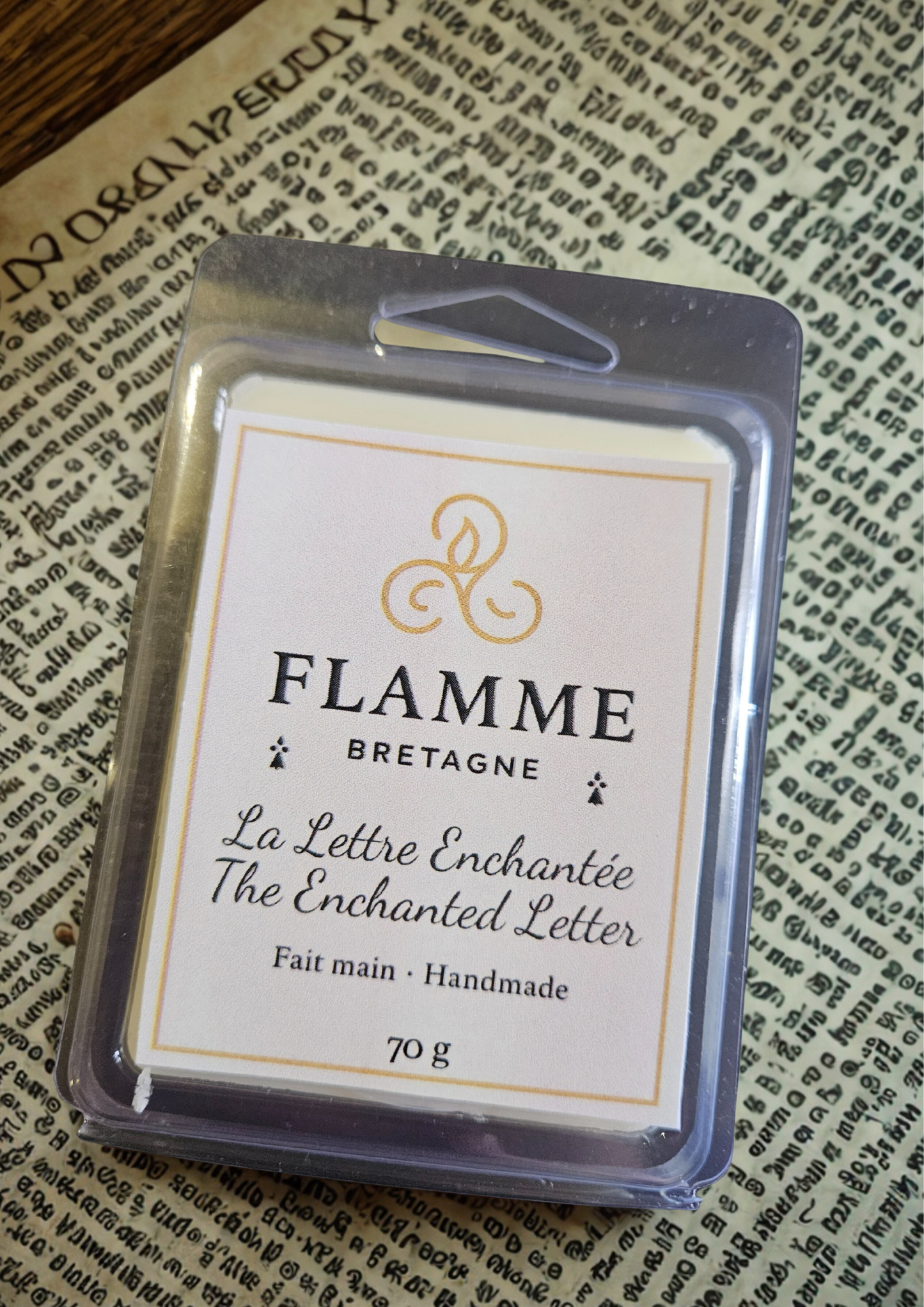 Enchanted Letter / Lettre Enchantée – Clamshell Wax Melt — general candle; home fragrance, clean candle, minimal décor, bougie artisanale