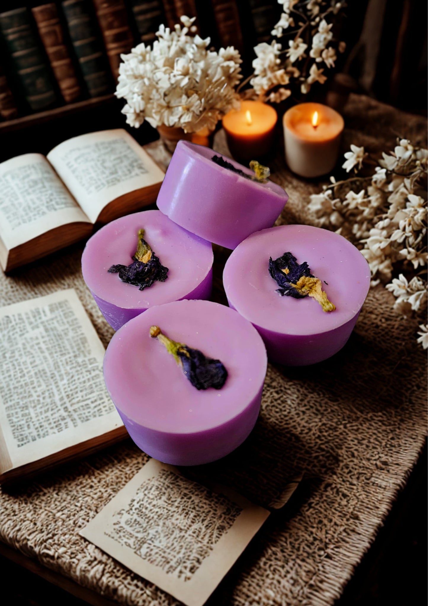 Round wax melts with flower topper