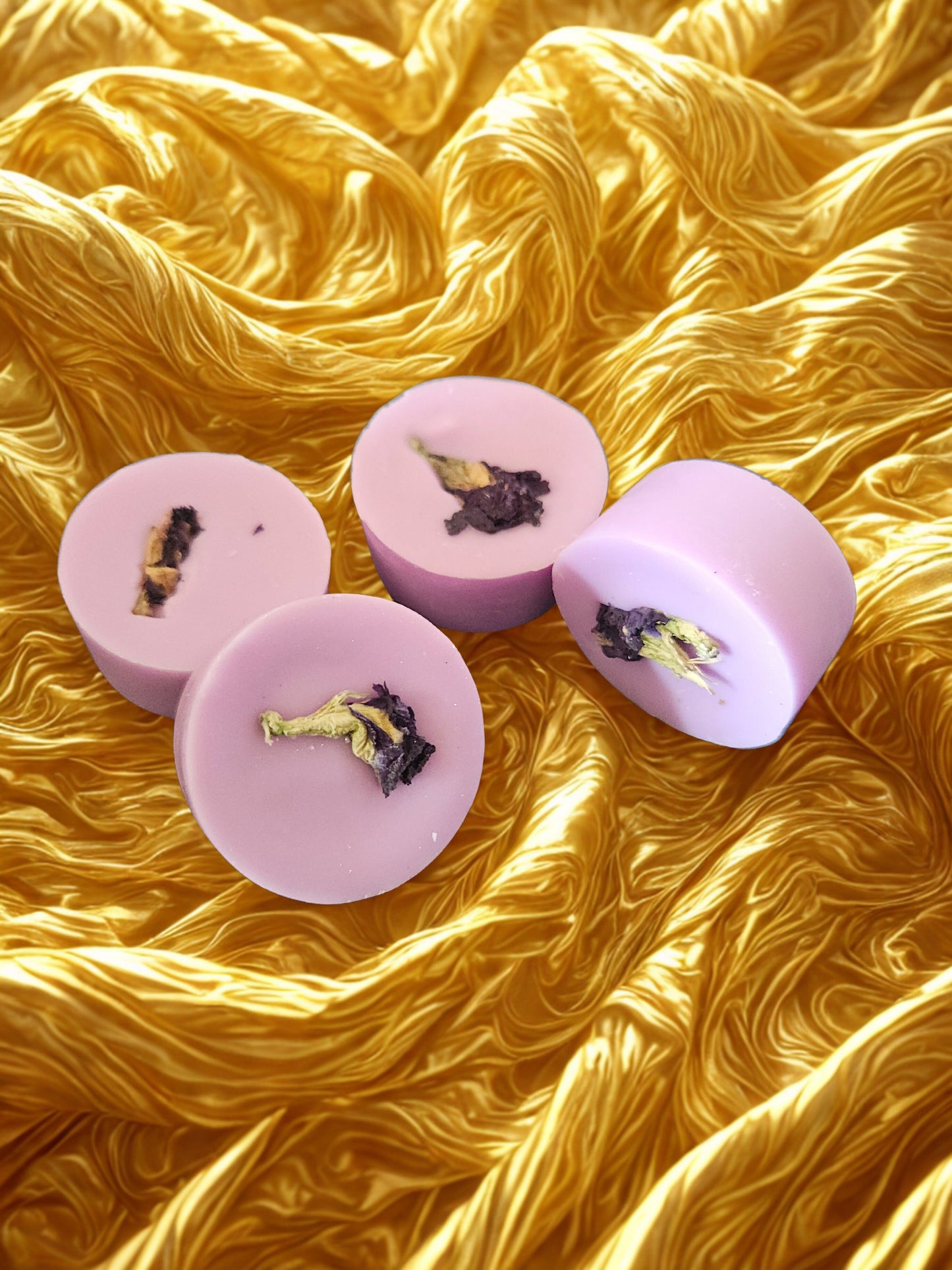 Round wax melts with flower topper Flamme candle co